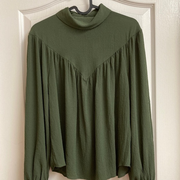 NWT RW&Co Long-sleeved blouse - Picture 1 of 13